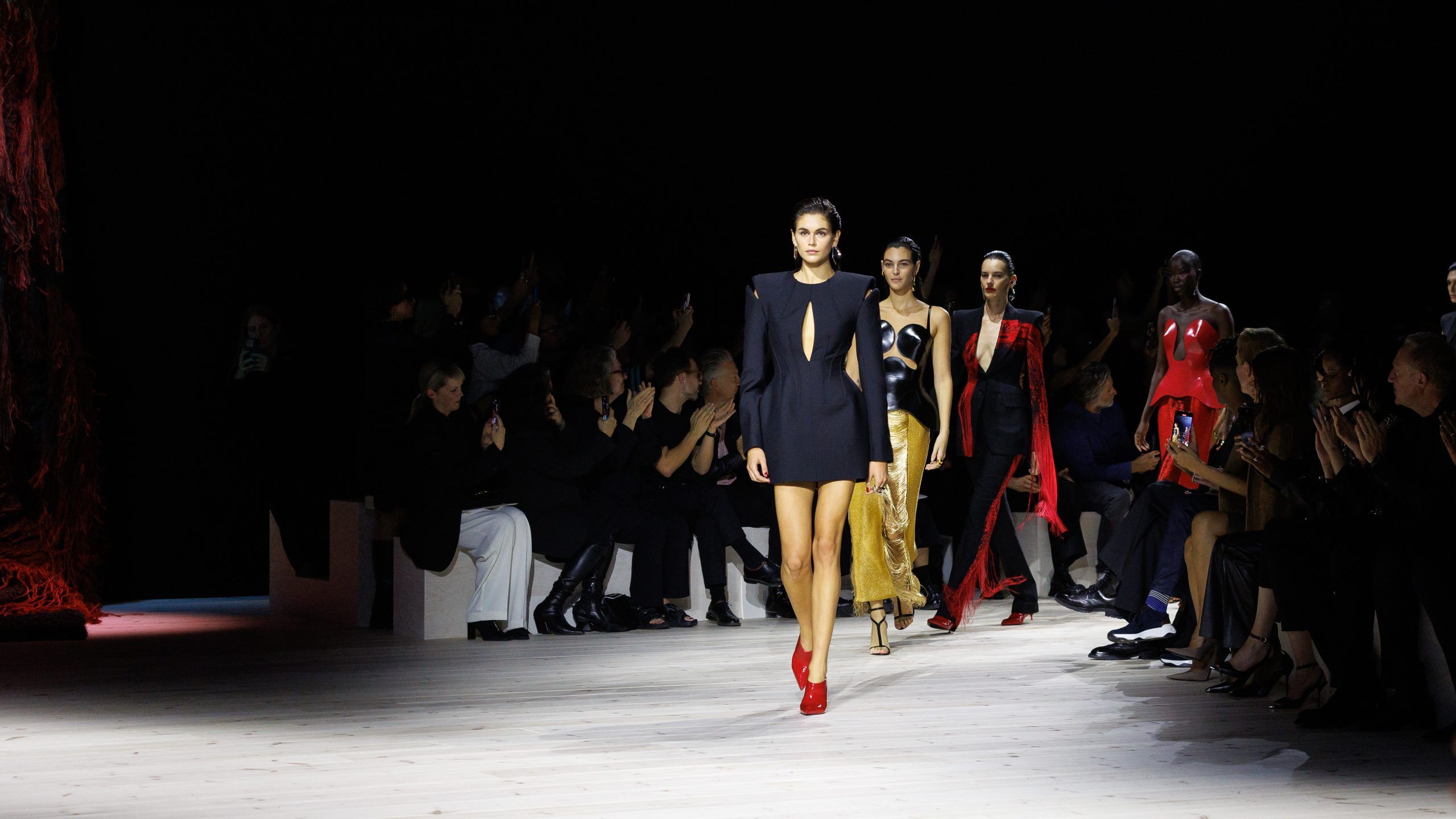 英伦时尚,下一个看谁?8 British Fashion Designers You Should Know | 新版|SINGAPORE ...