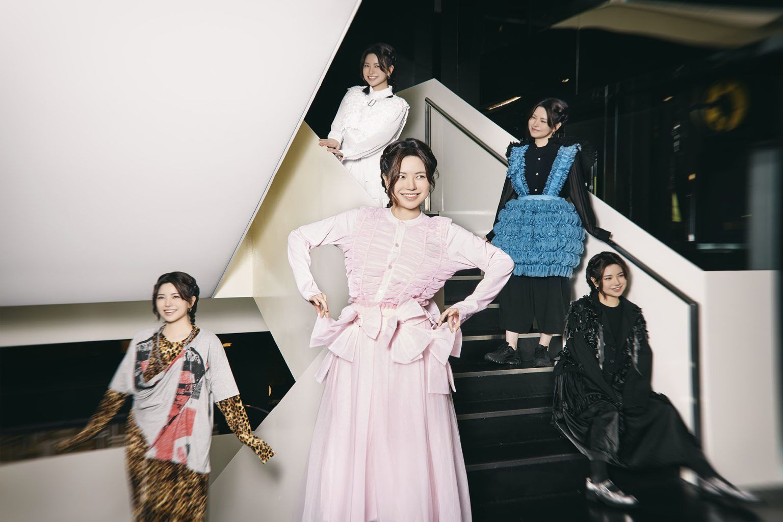 爱它到底有多深How Does Comme des Garçons Plays A Role In Chole Ma's Daily Life