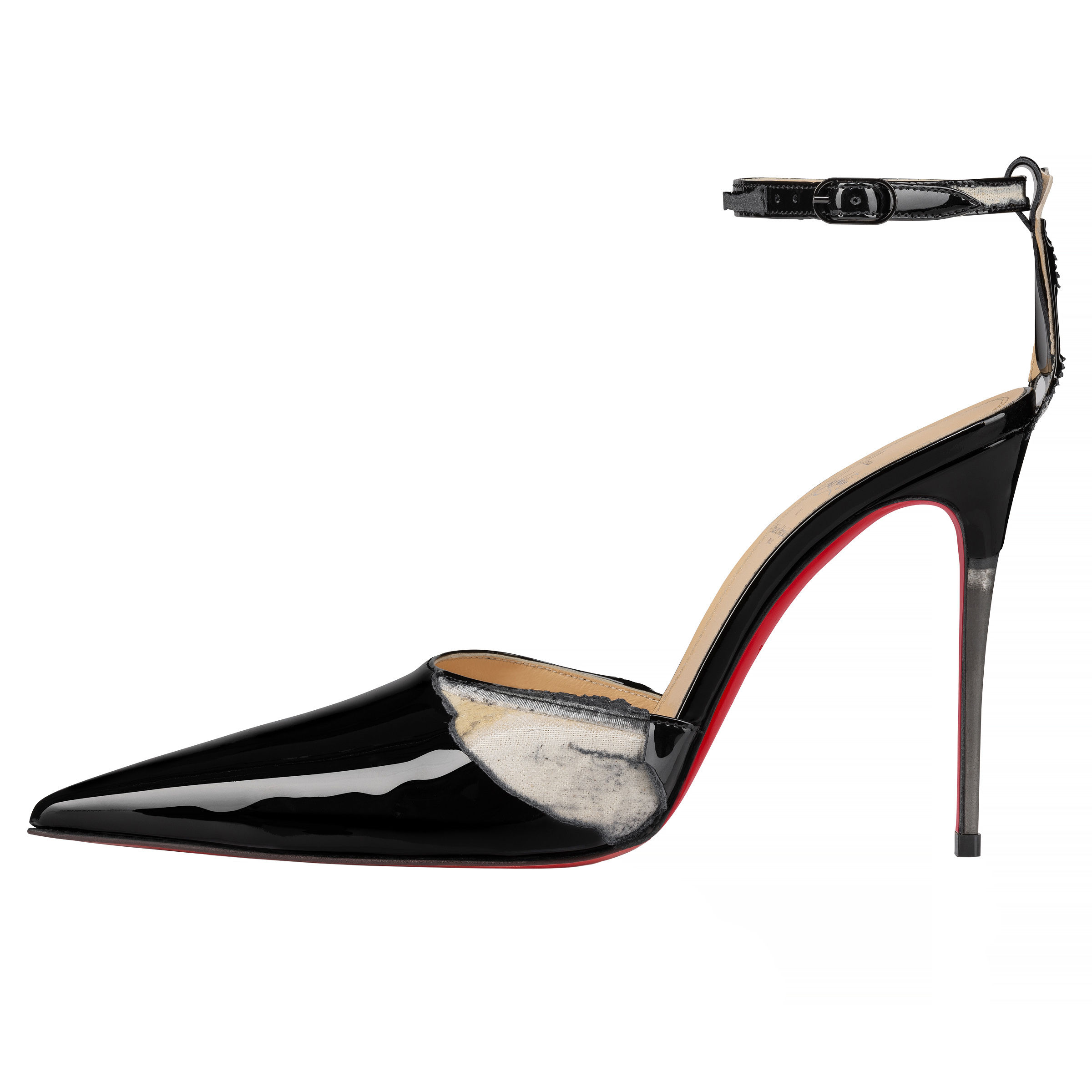 Christian Louboutin x Maison Margiela：当红底鞋遇上解构主义
