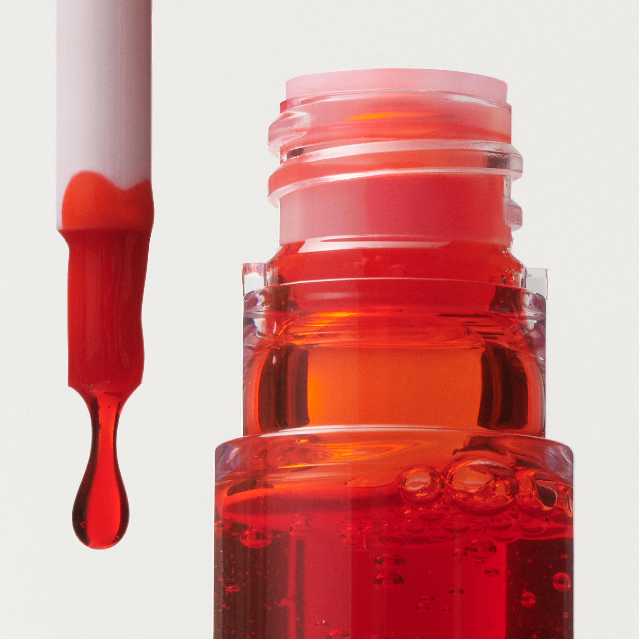 高光来袭:亮泽唇妆成新宠 Gloss Is Back: Lip Looks That Glow | 新版|SINGAPORE - 《品 PIN ...